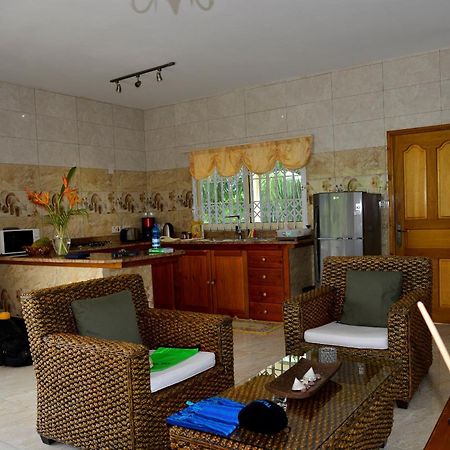 Korrine'S Cottage Horizon Beau Vallon  Exterior photo